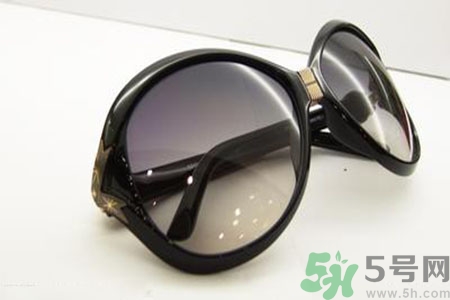 太陽鏡什么材質(zhì)好？太陽鏡什么材質(zhì)的鏡片好？