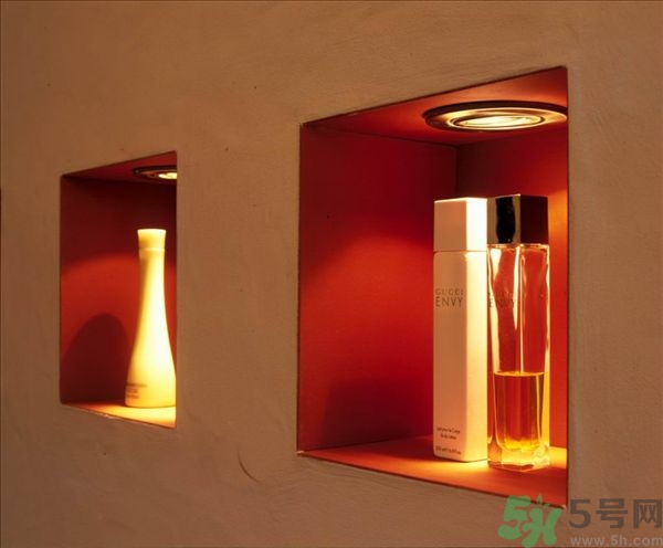 男士香水怎么噴？男士擦香水的正確方法