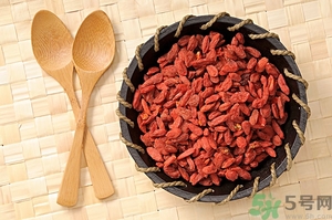 枸杞是熱性還是涼性？枸杞是堿性還是酸性？