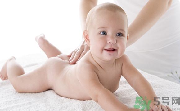 寶寶積食發(fā)燒會反復(fù)嗎?寶寶積食發(fā)燒吃什么藥 寶寶積食發(fā)燒會反復(fù)嗎?寶寶積食發(fā)燒吃什么藥