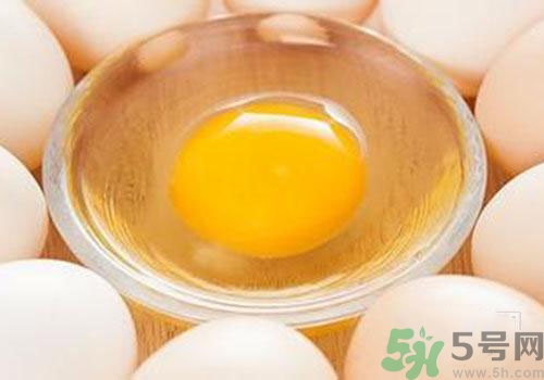 蛋黃和蛋白哪個(gè)更有營(yíng)養(yǎng)？吃蛋黃有什么好處？