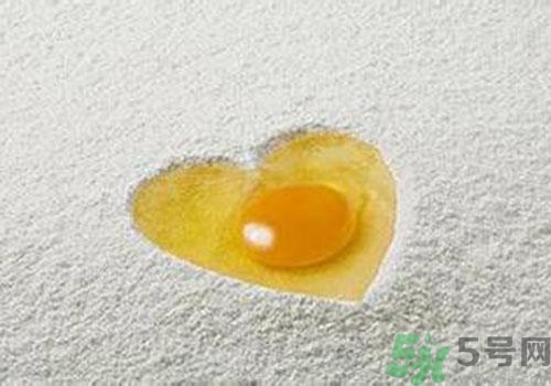 蛋黃和蛋白哪個(gè)更有營養(yǎng)？吃蛋黃有什么好處？