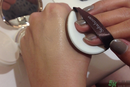 雪花秀櫻花氣墊怎么用？雪花秀櫻花蝴蝶氣墊使用方法