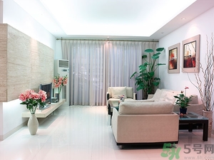 空調(diào)房空氣干燥怎么辦？空調(diào)房里放盆水有用嗎？