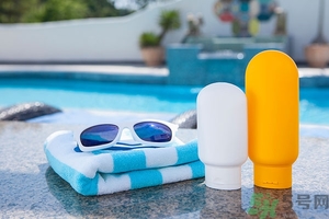 防曬霜會(huì)堵塞毛孔嗎？防曬霜需要卸妝嗎？