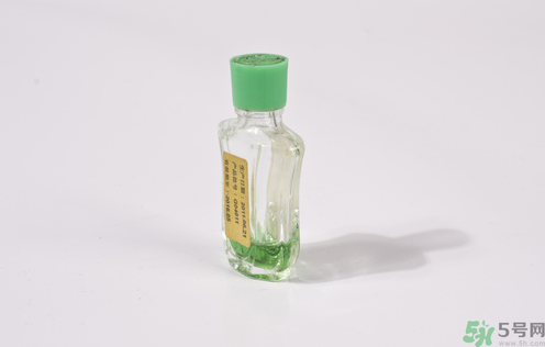 清涼油抹在大腿內(nèi)側(cè)的后果嚴(yán)重 清涼油擦大腿內(nèi)側(cè)的感覺(jué) 清涼油抹在大腿內(nèi)側(cè)的后果嚴(yán)重 清涼油擦大腿內(nèi)側(cè)的感覺(jué)