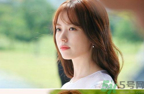 韓孝珠什么發(fā)型？韓孝珠頭發(fā)什么顏色？