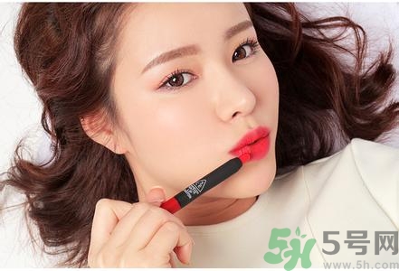 西柚色是珊瑚色嗎？西柚色和珊瑚色的區(qū)別