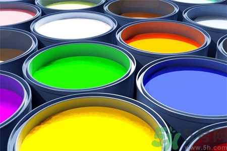 手上有油漆怎么洗？油漆沾到衣服上怎么洗？