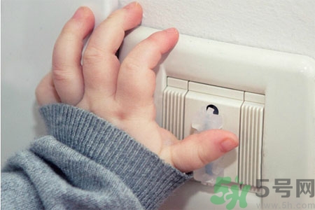 寶寶觸電怎么辦？如何預(yù)防寶寶觸電？
