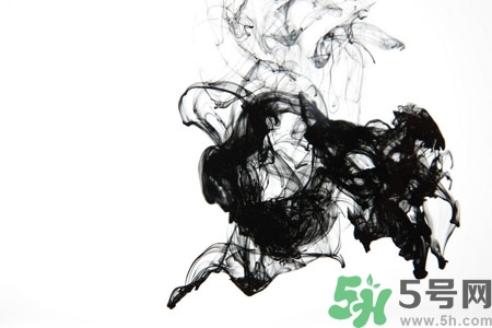 手上染上墨水的洗滌方法是什么？衣服染上墨水的洗滌方法有哪些？