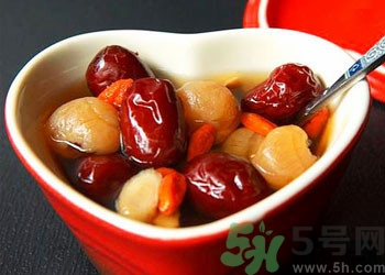 紅棗和桂圓能一起吃嗎?紅棗和桂圓泡水喝的功效 紅棗和桂圓能一起吃嗎?紅棗和桂圓泡水喝的功效