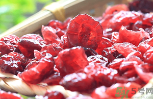 蔓越莓可以泡水喝嗎?蔓越莓干能泡水喝嗎? 蔓越莓可以泡水喝嗎?蔓越莓干能泡水喝嗎?