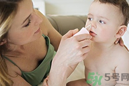 鼻炎能用生理鹽水清理鼻腔嗎？鼻炎能不能用生理鹽水清理鼻腔？