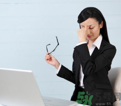 眼睛干癢用什么眼藥水？眼藥水哪種好？