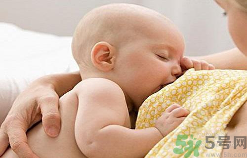 寶寶吃慣了奶瓶不吃母乳怎么辦？喂奶的正確方法