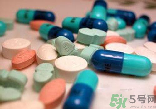 藿香正氣水和感冒藥能一起吃嗎？藿香正氣水不能和什么一起吃？