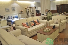 清洗沙發(fā)的小竅門有哪些？如何清洗沙發(fā)？