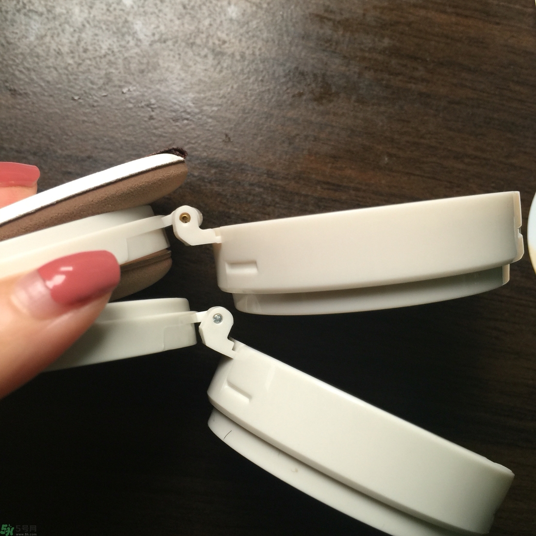 雪花秀氣墊BB真假辨別圖解 雪花秀氣墊BB真假對比 雪花秀氣墊BB真假辨別圖解 雪花秀氣墊BB真假對比