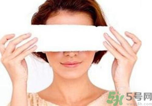 眼睛腫了用冷水敷還是熱水敷？眼睛腫了怎么辦？