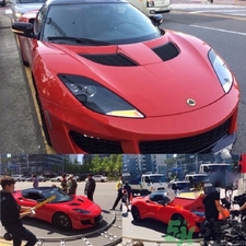 李鐘碩開的什么車？姜哲開的什么車？