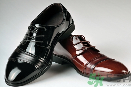 皮鞋發(fā)霉怎么處理？皮鞋發(fā)霉怎么清洗？