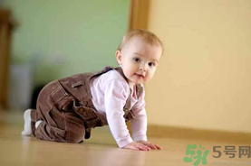 寶寶走路外八字怎么辦？寶寶走路外八字該如可矯正？