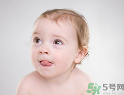 寶寶吃什么對(duì)頭發(fā)好？寶寶頭發(fā)發(fā)黃怎么辦？