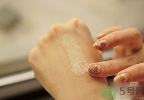 bb霜和氣墊bb的區(qū)別 bb霜和氣墊bb哪個好？