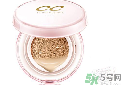 cc霜和bb霜的區(qū)別 cc霜和bb霜哪個好？