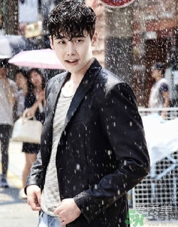 李鐘碩發(fā)型是什么？姜哲發(fā)型是什么？