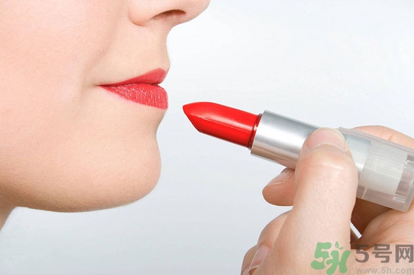 唇色淺用什么顏色的口紅？涂什么顏色的口紅最自然？