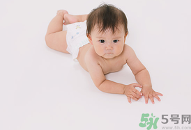 寶寶用尿布好還是尿不濕好？寶寶用的尿不濕哪個牌子好？