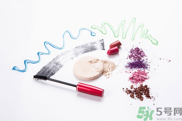 涂口紅會(huì)得唇炎嗎？口紅會(huì)致癌嗎？