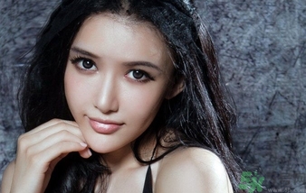 美瞳帶著磨眼睛咋辦？戴美瞳眼睛紅怎么辦？