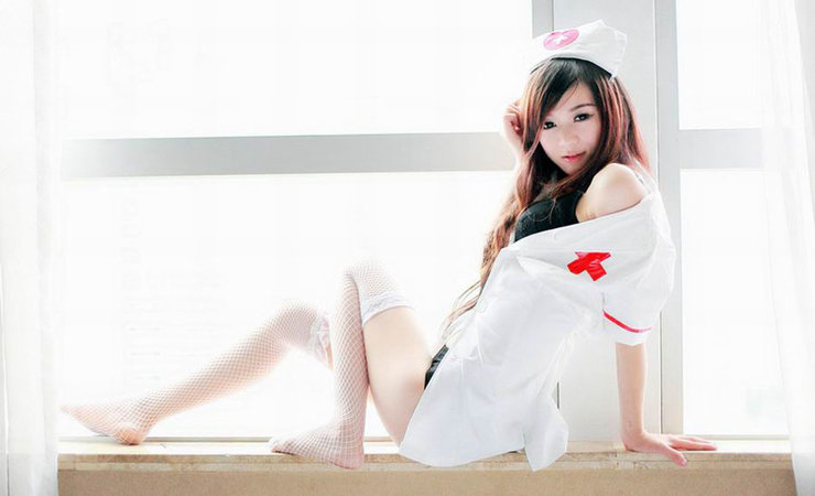 涂口紅前用什么打底？涂口紅前需要涂什么？