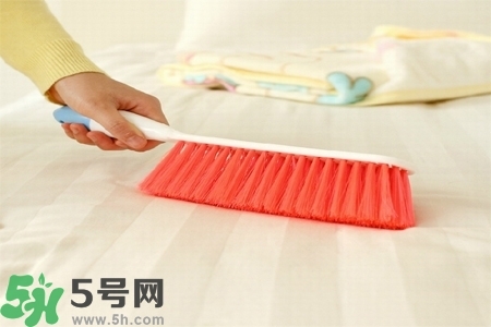 如何清洗床單上的血跡？