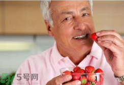 老年人骨質(zhì)疏松吃什么好？骨質(zhì)疏松應(yīng)該如何預防？