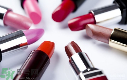 口紅斷在蓋子里怎么辦?斷掉的口紅怎么辦? 口紅斷在蓋子里怎么辦?斷掉的口紅怎么辦?