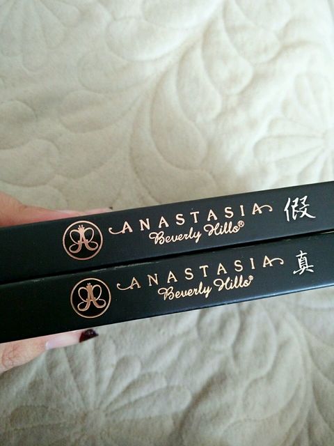 Anastasia修容盤真假辨別圖 Anastasia修容盤真?zhèn)舞b別對比 Anastasia修容盤真假辨別圖 Anastasia修容盤真?zhèn)舞b別對比