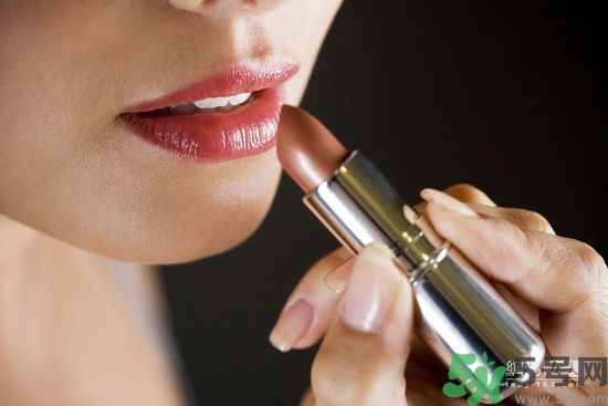 夏天口紅怎么保存？夏天口紅能凍冰箱里嗎？