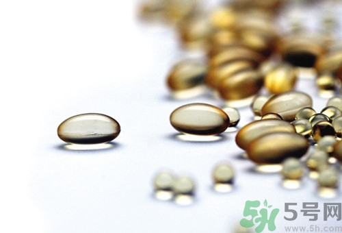 魚(yú)油含激素嗎?魚(yú)油吃多了會(huì)怎樣 魚(yú)油含激素嗎?魚(yú)油吃多了會(huì)怎樣