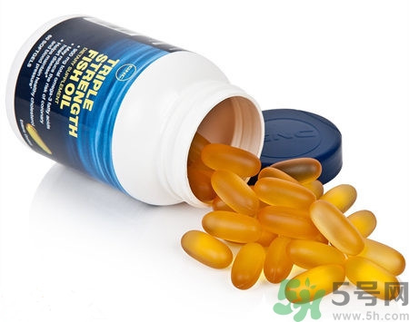 魚(yú)油含激素嗎?魚(yú)油吃多了會(huì)怎樣 魚(yú)油含激素嗎?魚(yú)油吃多了會(huì)怎樣