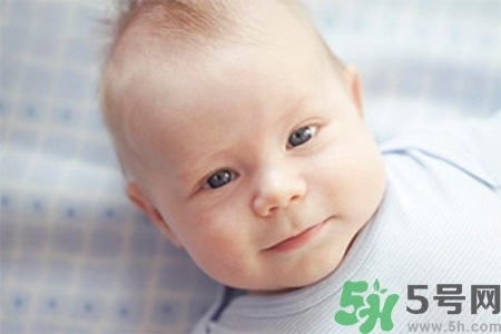 寶寶頭發(fā)少怎么辦？寶寶頭發(fā)少什么原因？