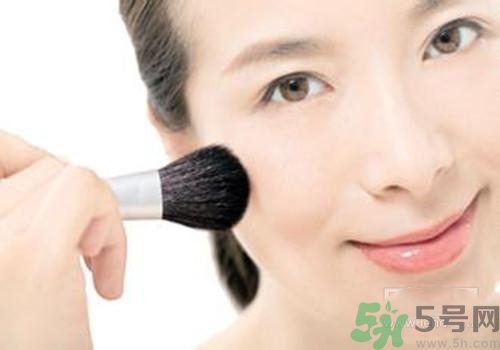 裸妝怎么化？裸妝需要什么化妝品？