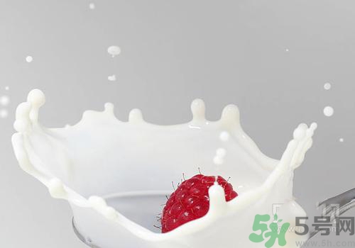 有機(jī)奶粉和配方奶粉有什么區(qū)別？有機(jī)奶粉和配方奶粉哪個(gè)好？