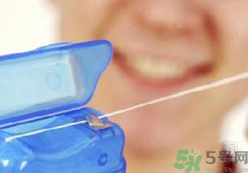 用牙線牙齦出血是怎么回事？用牙線牙齦出血怎么辦？