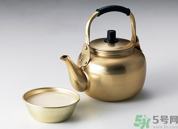 喝糯米酒能豐胸嗎？喝米酒能護膚嗎？