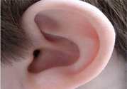 耳朵后面長(zhǎng)了個(gè)硬包怎么回事？ 耳朵后面長(zhǎng)了個(gè)硬包怎么辦？