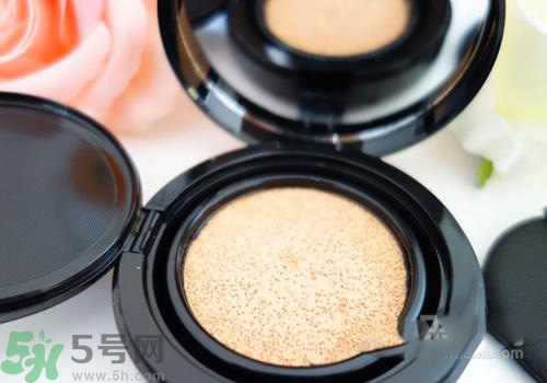 cc霜和防曬霜哪個(gè)先用？cc霜和防曬霜的使用順序